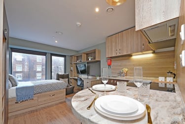 Deluxe Studio at Fontenoy Apartments, Fontenoy Street, City Centre, Liverpool, L32BE - Image 2