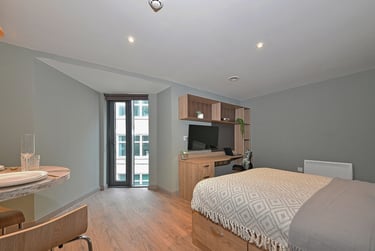 Luxury Studio at Fontenoy Apartments, Fontenoy Street, City Centre, Liverpool, L32BE - Image 3