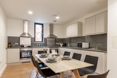 Classic Ensuite Townhouse - Image 5