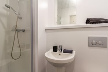 Classic Ensuite Townhouse - Image 6