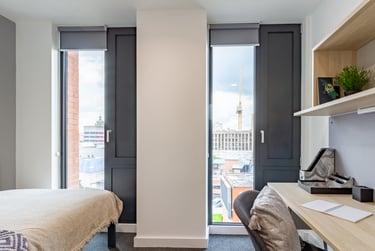 Classic 2 Bed Apartment at Straits Village, 123 Huntingdon Street, The Old Meadows, Nottingham, NG13NG - Image 7
