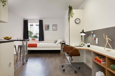Silver Studio - Image 1