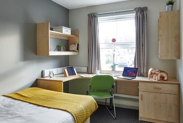 Classic Plus En-suite at Firth Point, 100 Firth Street, City Centre, Huddersfield, HD13BQ - Image 1