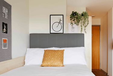 Classic En-suite at Discovery Heights, 27-31 Cobourg Street, City Centre, Plymouth, PL11UH - Image 2