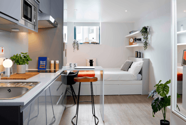 Premium Studio at St Teresa House, Beaumont Road, City Centre, Plymouth, PL49AZ - Image 1