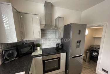 1 bed house, Otley Road, Headingley, Leeds, LS64BA - Image 9
