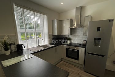 1 bed house, Otley Road, Headingley, Leeds, LS64BA - Image 2