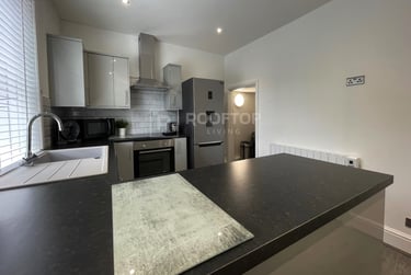 1 bed house, Otley Road, Headingley, Leeds, LS64BA - Image 14