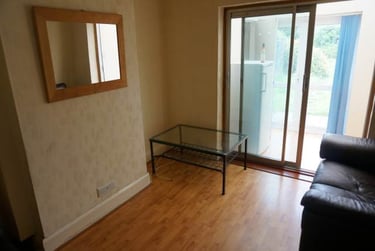 3 bed house, Oaklands Avenue, City Centre, Loughborough, LE113JF - Image 1