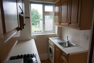 3 bed house, Oaklands Avenue, City Centre, Loughborough, LE113JF - Image 2