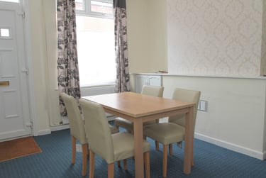 2 bed house, Bassett Street, New Parks, Leicester, LE35EB - Image 2