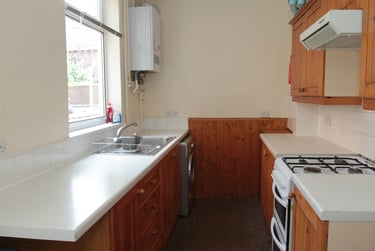 2 bed house, Bassett Street, New Parks, Leicester, LE35EB - Image 3