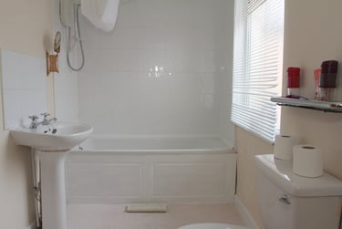 2 bed house, Bassett Street, New Parks, Leicester, LE35EB - Image 9