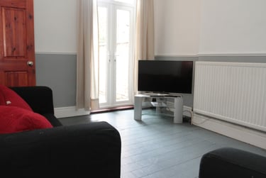 4 bed house, Eastleigh Road, City Centre, Leicester, LE30DB - Image 1
