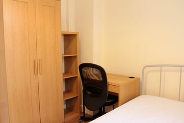 2 bed house, Queens Road, Clarendon Park, Leicester, LE23FL - Image 3