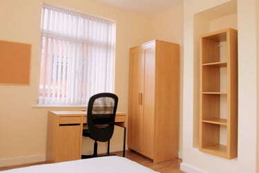 2 bed house, Queens Road, Clarendon Park, Leicester, LE23FL - Image 4