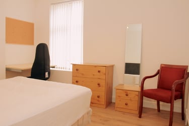 2 bed house, Queens Road, Clarendon Park, Leicester, LE23FS - Image 9