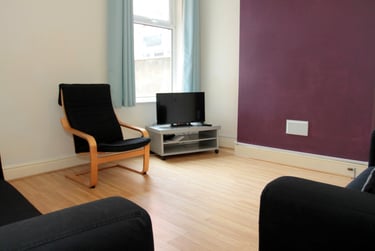 4 bed house, Harrow Road, City Centre, Leicester, LE30JY - Image 1