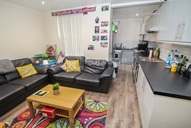 6 bed house, Hessle Mount, Hyde Park, Leeds, LS61EP - Image 2
