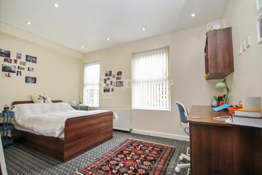 6 bed house, Hessle Mount, Hyde Park, Leeds, LS61EP - Image 1