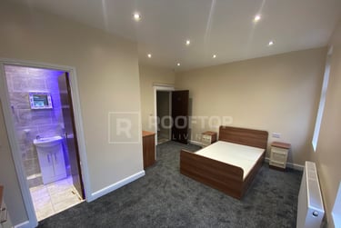 9 bed house, St. Michaels Villas, Headingley, Leeds, LS63AF - Image 1