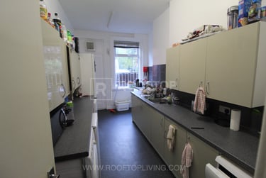 8 bed house, Ash Grove, Hyde Park, Leeds, LS61AX - Image 5