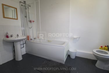 8 bed house, Ash Grove, Hyde Park, Leeds, LS61AX - Image 8