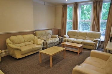 14 bed house, North Grange Road, Headingley, Leeds, LS62BR - Image 3
