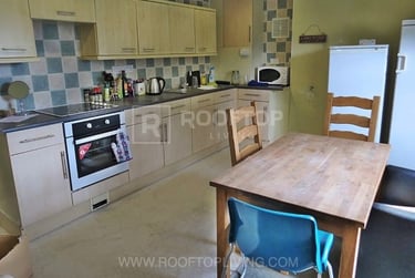 14 bed house, North Grange Road, Headingley, Leeds, LS62BR - Image 1