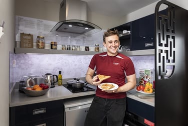 Platinum Studio at Walnut Gardens, Walnut House, St Davids Hill, Exeter, EX44DH - Image 2