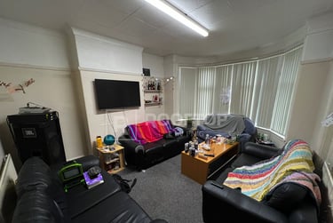 7 bed house, St. Michaels Villas, Headingley, Leeds, LS63AF - Image 1