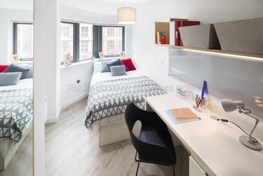 Deluxe 2 Bedroom Flat at The Fitzalan, Newport Road, City Centre, Cardiff, CF240AN - Image 1
