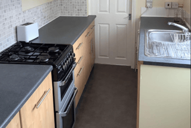 2 bed house, Macon Avenue, Newland, Hull, HU51QR - Image 1