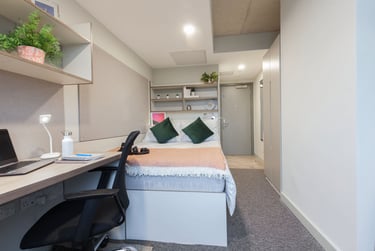 Platinum En-suite at LIV Student Sheffield, 131 Ecclesall Road, City Centre, Sheffield, S118HY - Image 3