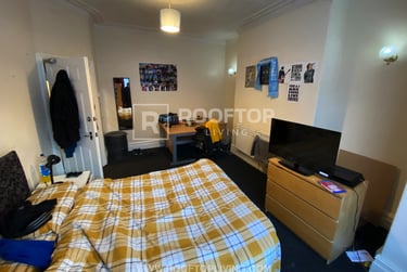 7 bed house, Chestnut Avenue, Hyde Park, Leeds, LS61AZ - Image 6