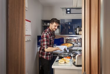 Silver Plus Studio at Study Inn Lemyngton Street, 2 Lemyngton Street, Charnwood, Loughborough, LE111UH - Image 3