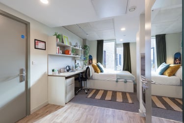 Bronze Plus Studio at LIV Student Sheffield, 131 Ecclesall Road, City Centre, Sheffield, S118HY - Image 4