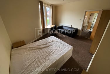 3 bed house, Beechwood Crescent, Burley, Leeds, LS42LL - Image 5