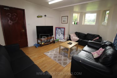 9 bed house, Regent Park Terrace, Rampart Road, Leeds, LS62AX - Image 3