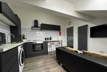 2 bed house, Queens Road, Hyde Park, Leeds, LS61HY - Image 4