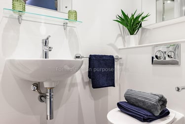 Penthouse 2 Bed Apartment - Image 4