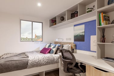 Penthouse 2 Bed Apartment - Image 7