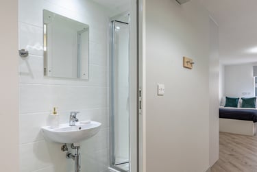 Deluxe Studio - Image 4