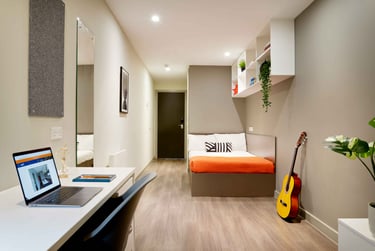 Premium 1 En-suite at Saw Mill, King's Mill Lane, City Centre, Huddersfield, HD13AN - Image 1