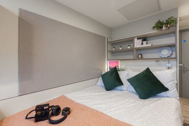 Platinum Plus En-suite at LIV Student Sheffield, 131 Ecclesall Road, City Centre, Sheffield, S118HY - Image 3