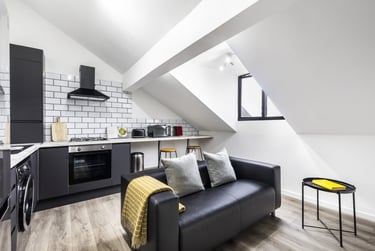 2 bed house, Queens Road, Hyde Park, Leeds, LS61HY - Image 2