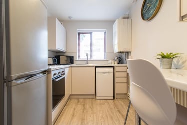 2 bed house, Victoria Court Mews, Hyde Park, Leeds, LS61PD - Image 3
