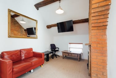 2 bed house, Baxter Gate, City Centre, Loughborough, LE111TH - Image 2