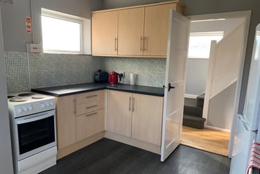 3 bed house, Schofield Road, City Centre, Loughborough, LE114QH - Image 2
