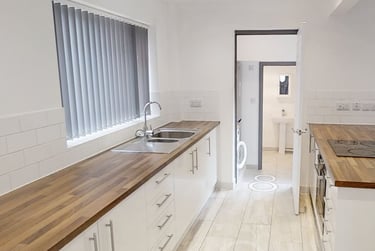 4 bed house, Ashleigh Drive, City Centre, Loughborough, LE113HN - Image 2